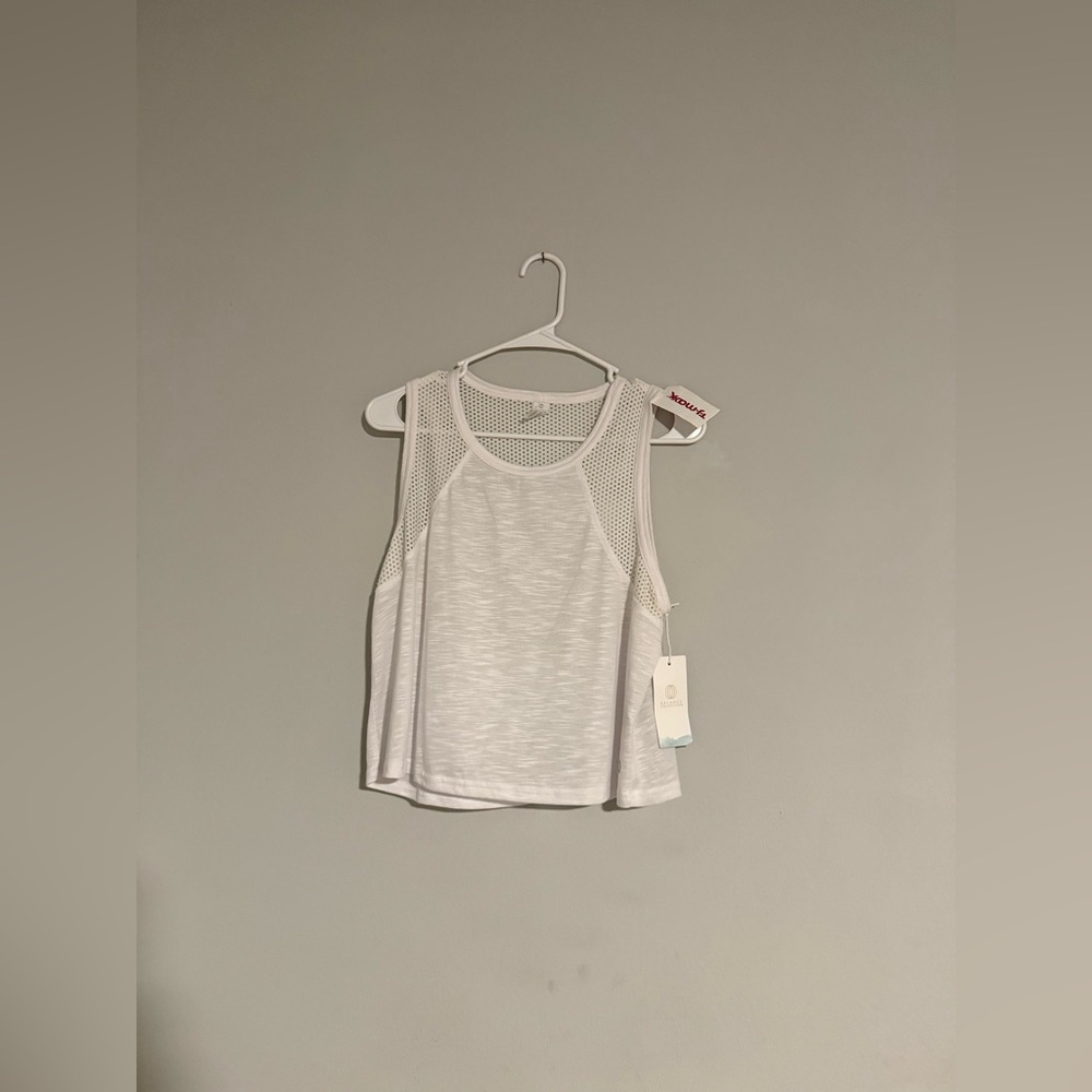 NWT CUTE CROPPED ACTIVEWEAR TANK TOP